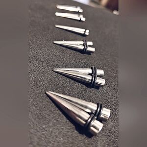 Ear Stretching Kit for Plugs and Tunnels Sz 12g-2g NWOT